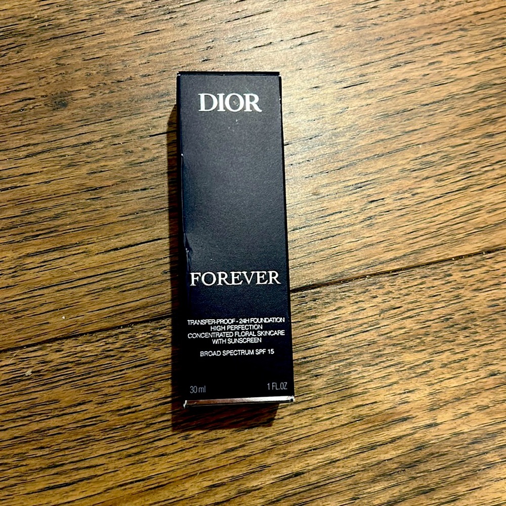 NEW/NOT USED Dior Forever Matte Foundation